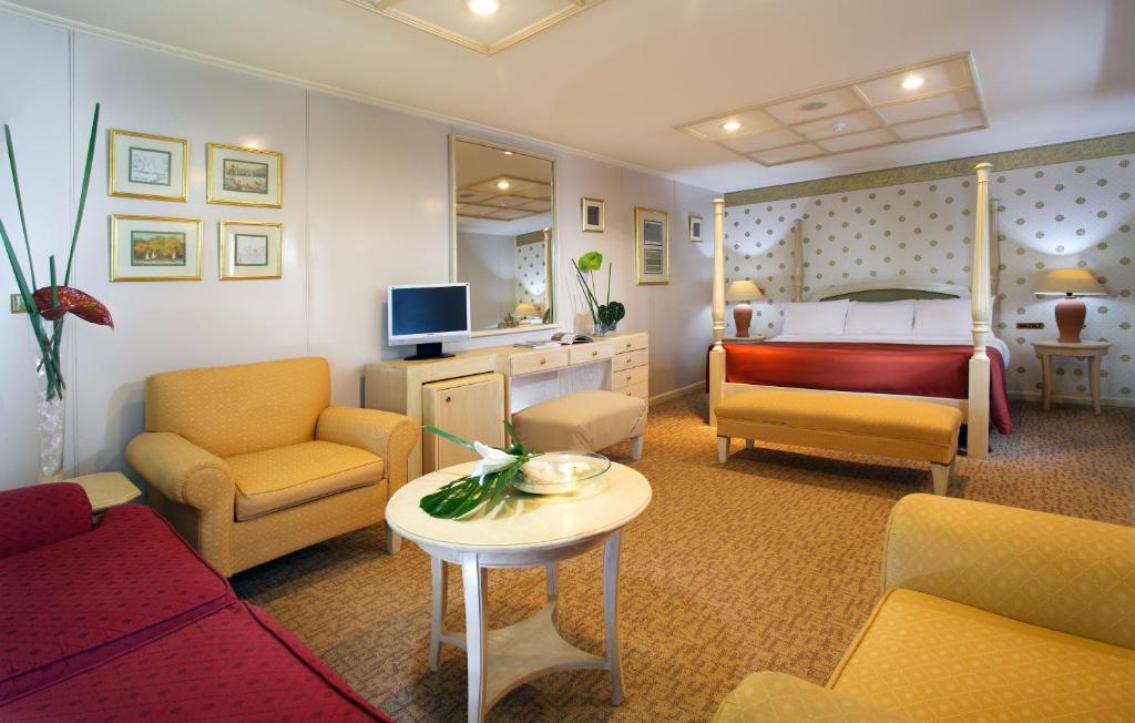 Mövenpick Prince Abbas Lake Nasser Cruise 5*